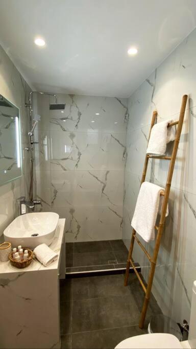 Sea Through Apartment Anavissos Anavyssos Ngoại thất bức ảnh